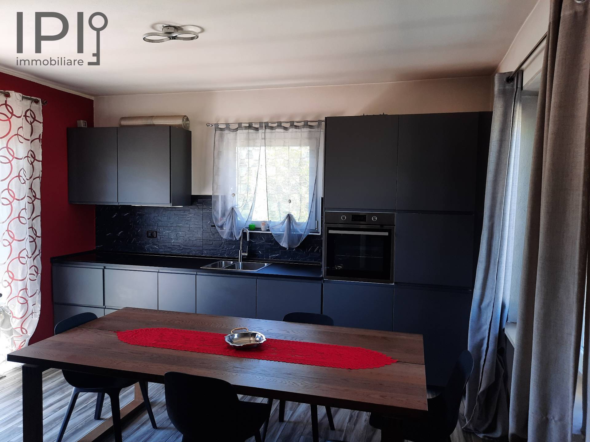 Villa / Villetta in vendita a Canelli