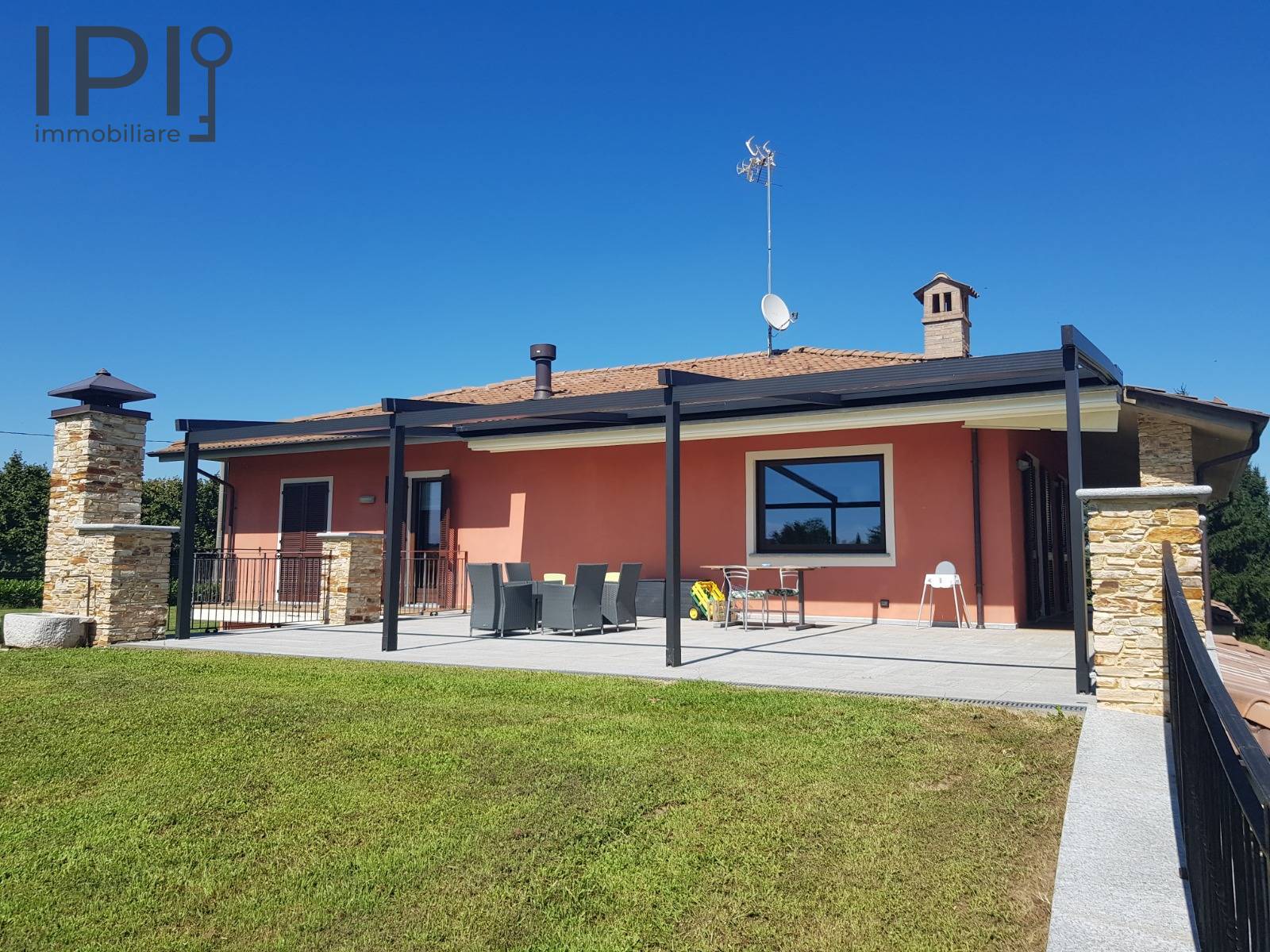 Villa / Villetta in vendita a Carr