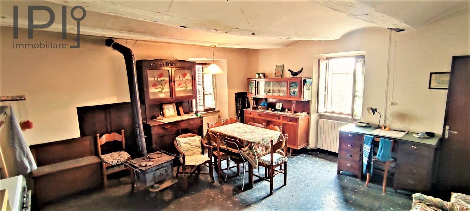 Casa - Semindipendente in vendita a Bergolo