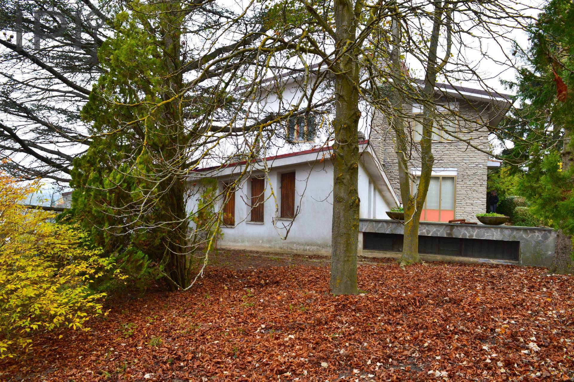 Villa / Villetta in vendita a Mombarcaro