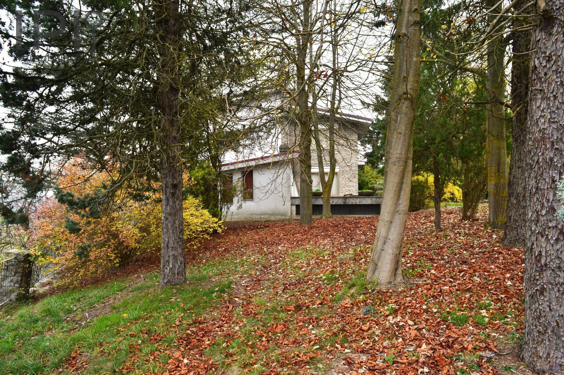 Villa / Villetta in vendita a Mombarcaro