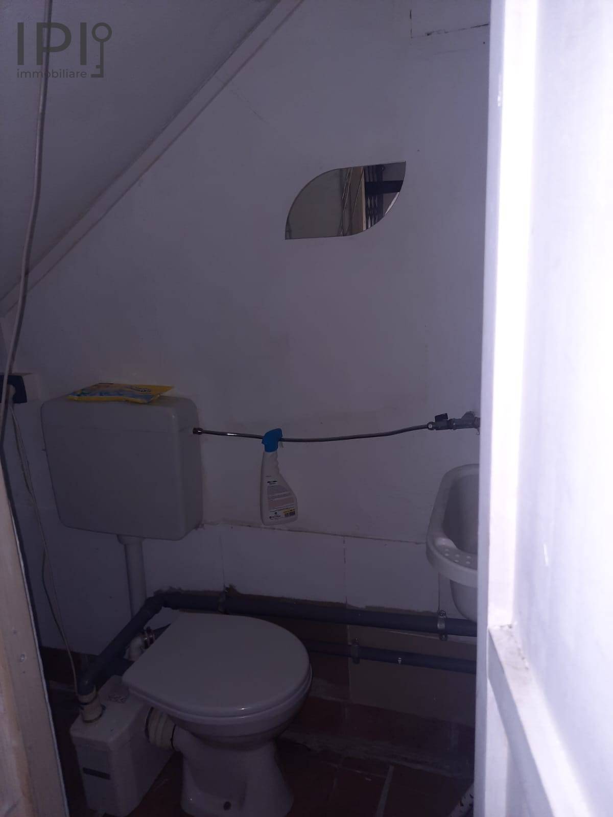 Attivita' Commerciale in affitto a Cairo Montenotte