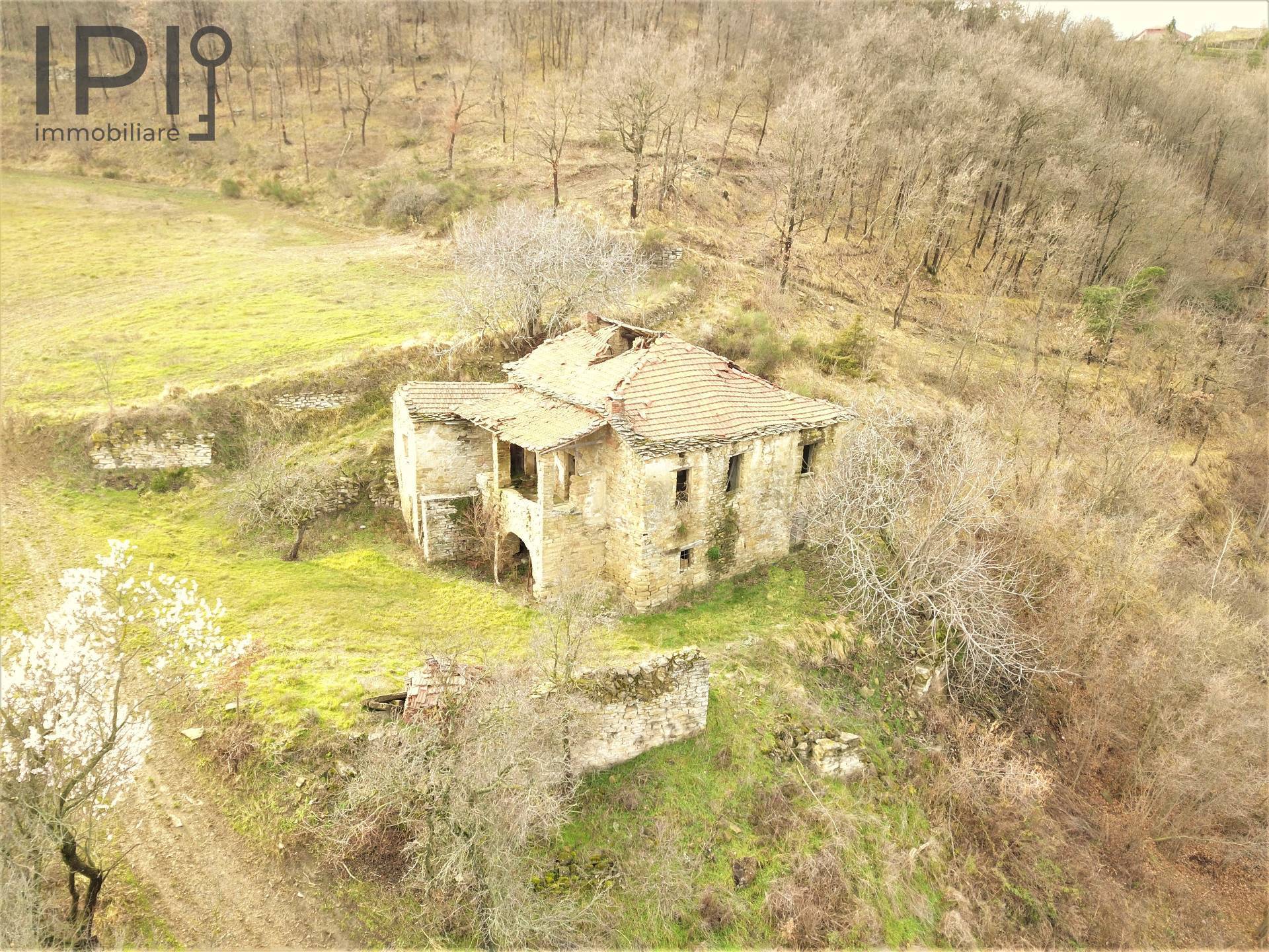 Casa Rustica in vendita a Montechiaro d'Acqui, Gaggioni