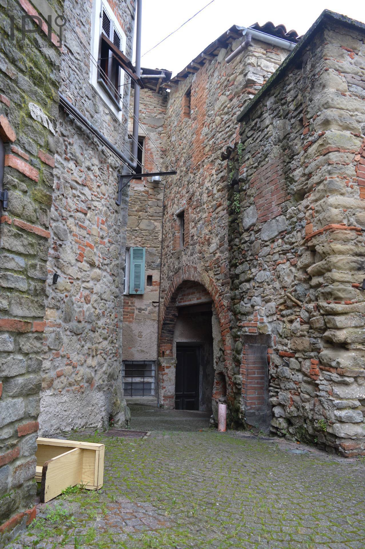 Casa - Semindipendente in vendita a Roccavignale, Strada