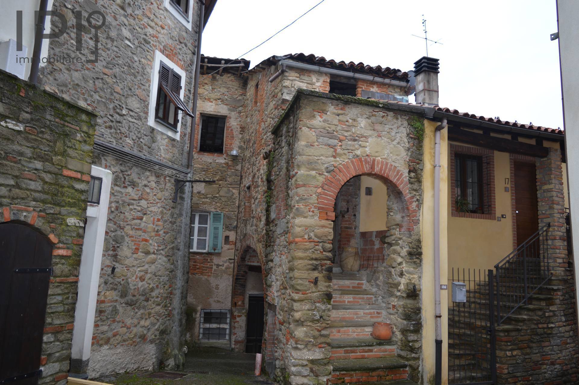 Casa - Semindipendente in vendita a Roccavignale, Strada