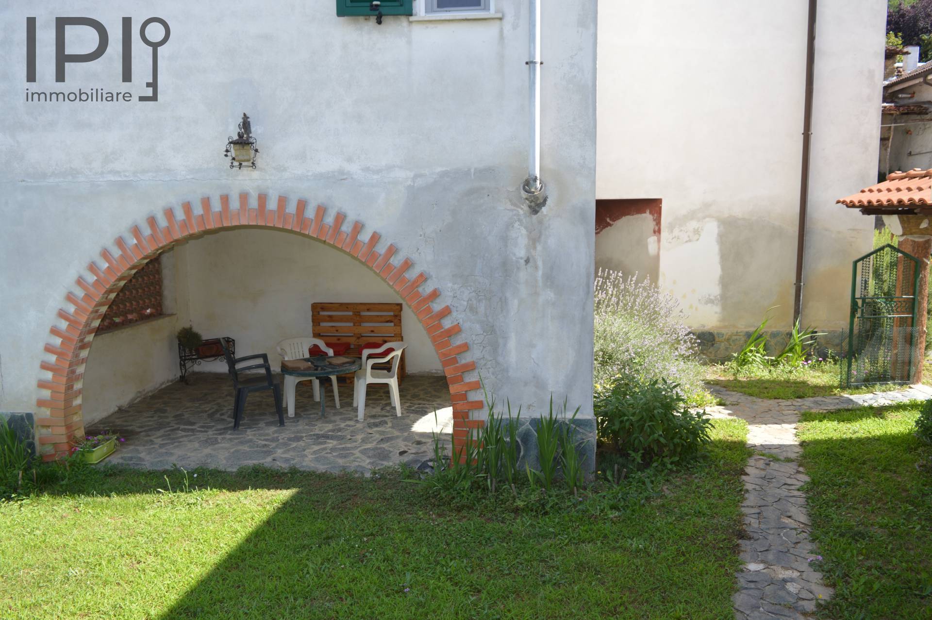 Casa - Semindipendente in vendita a Dego, Piano