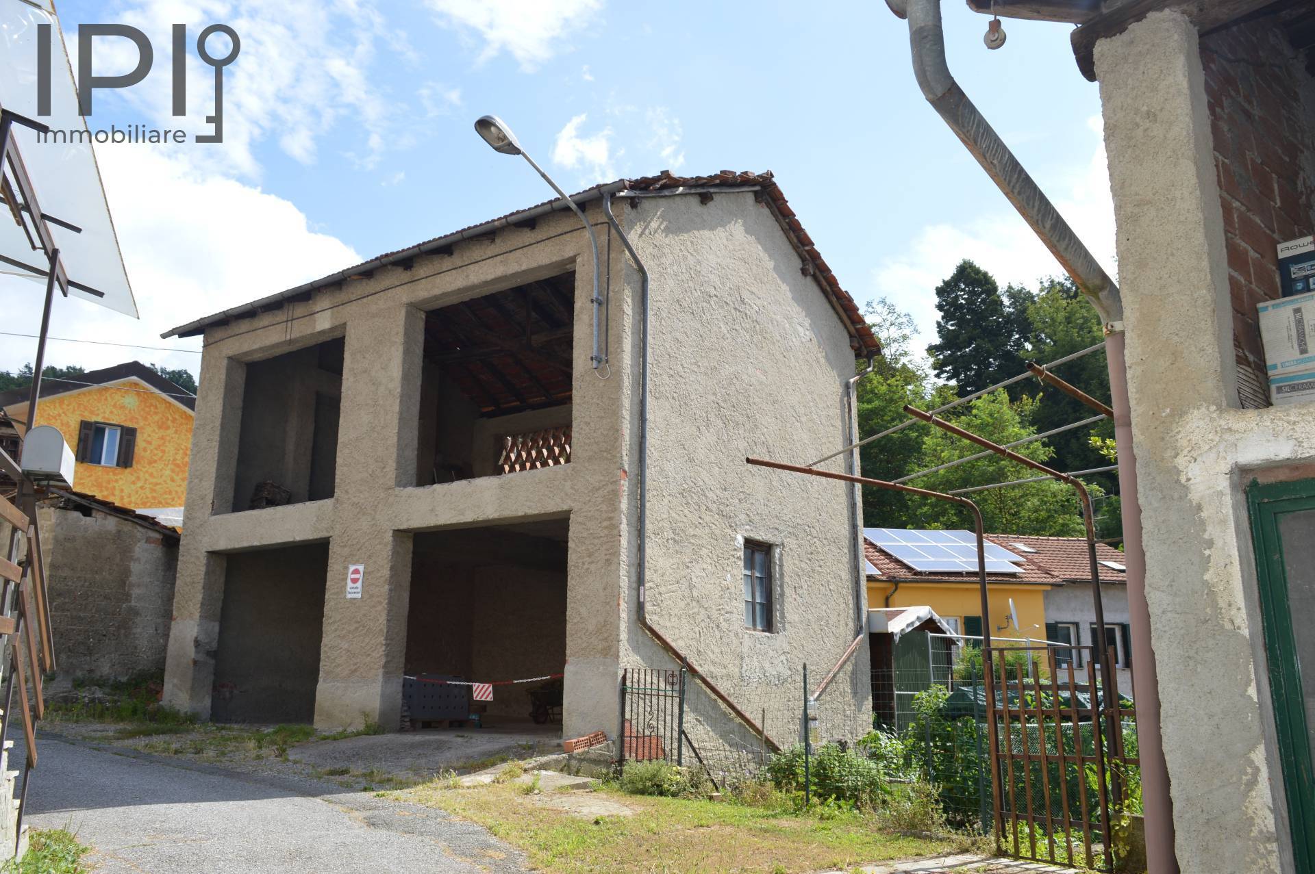 Casa - Semindipendente in vendita a Dego, Piano