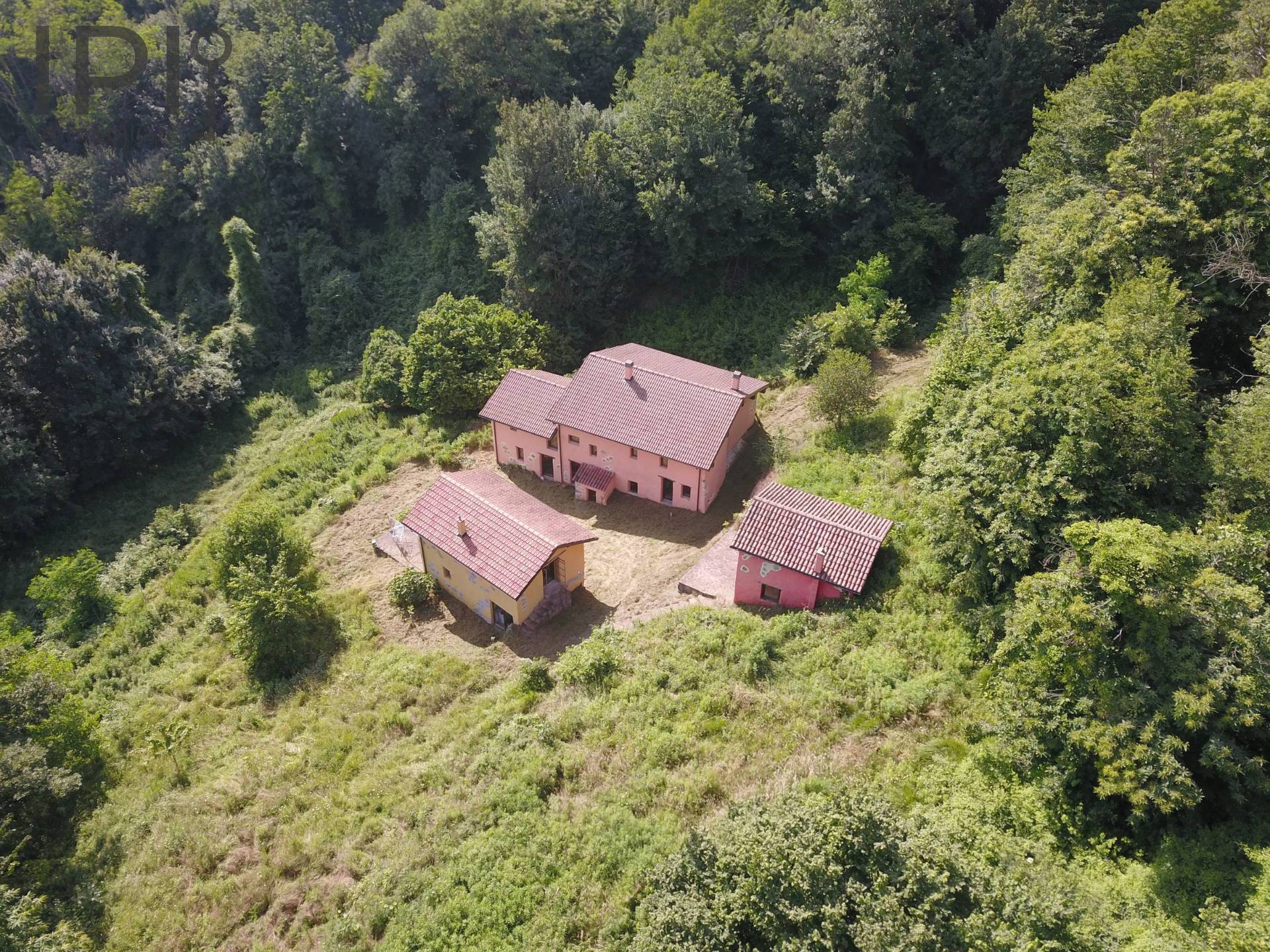 Cascinale / Podere in vendita a Cairo Montenotte, Bragno