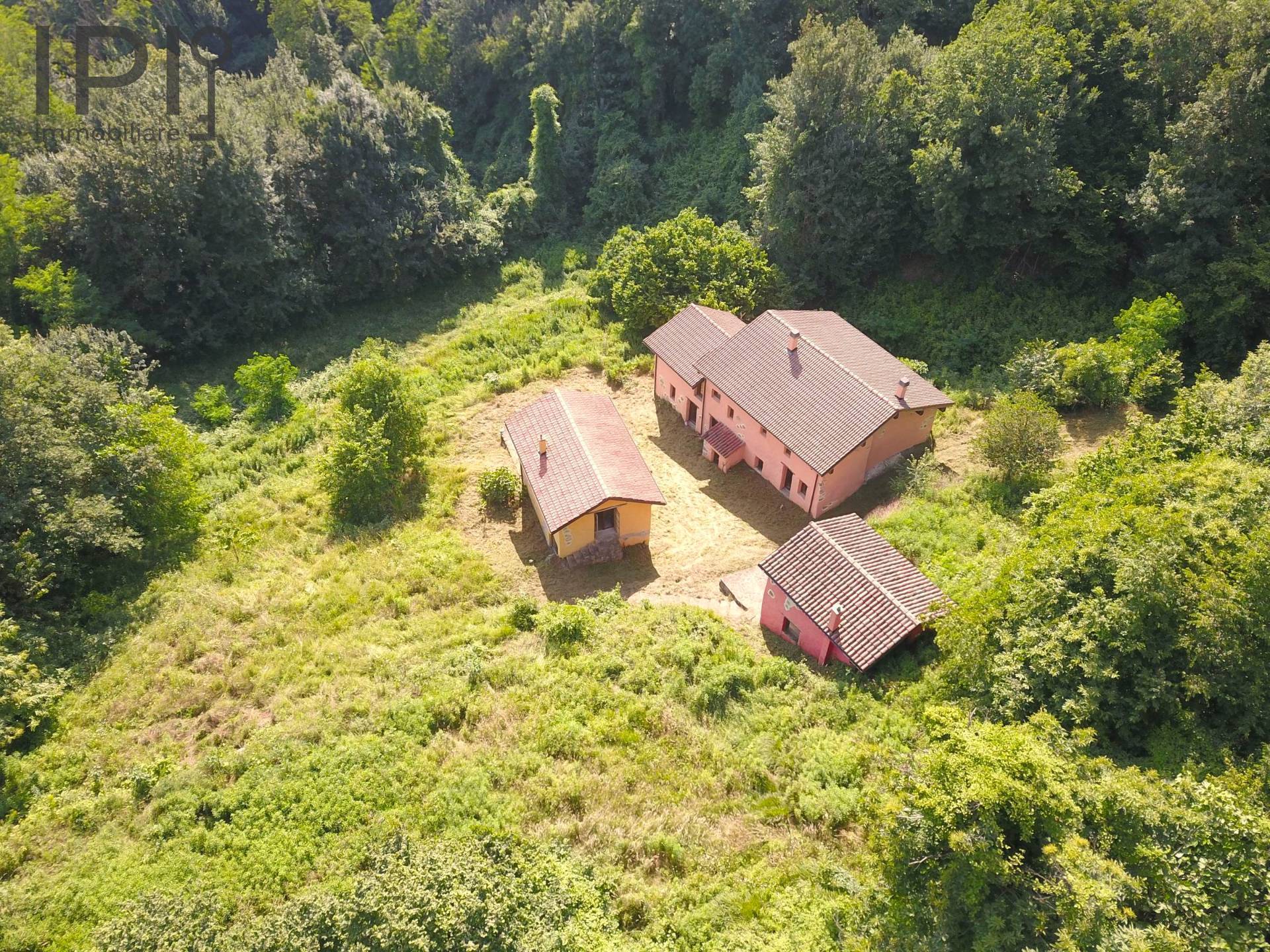 Cascinale / Podere in vendita a Cairo Montenotte, Bragno