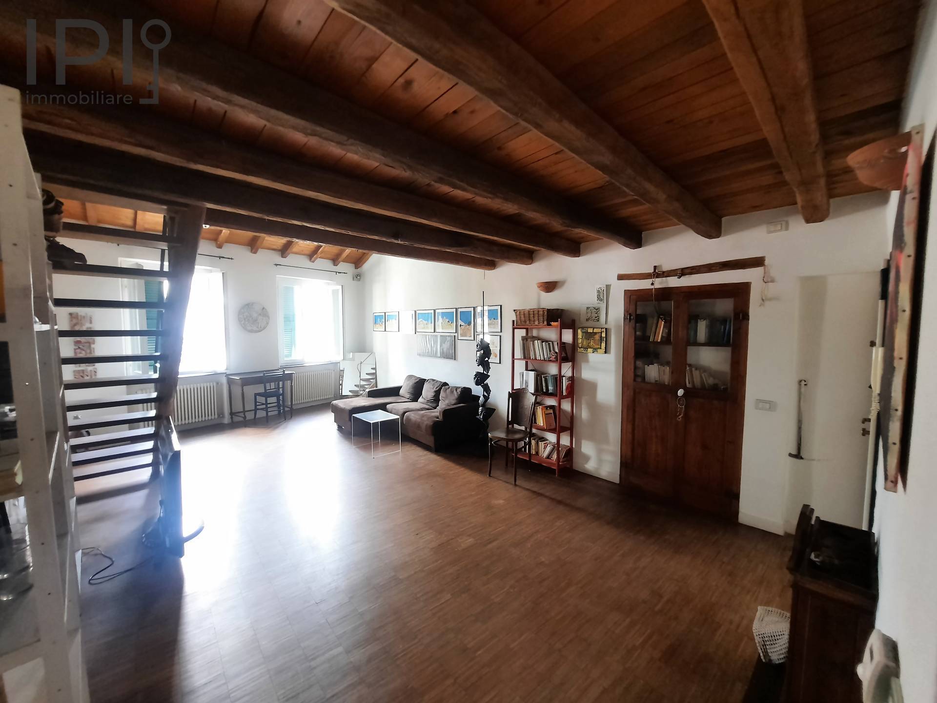 Appartamento in vendita a Savona, Centro