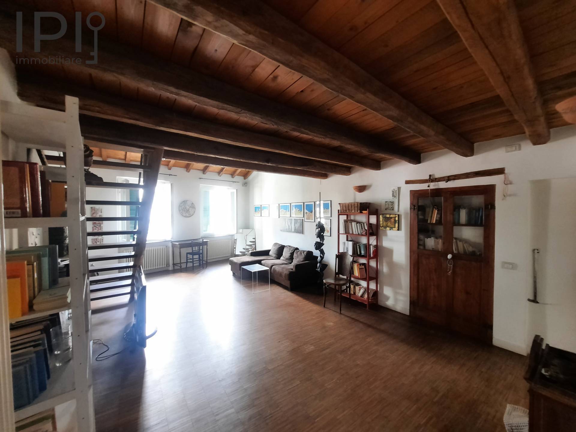 Appartamento in vendita a Savona, Centro