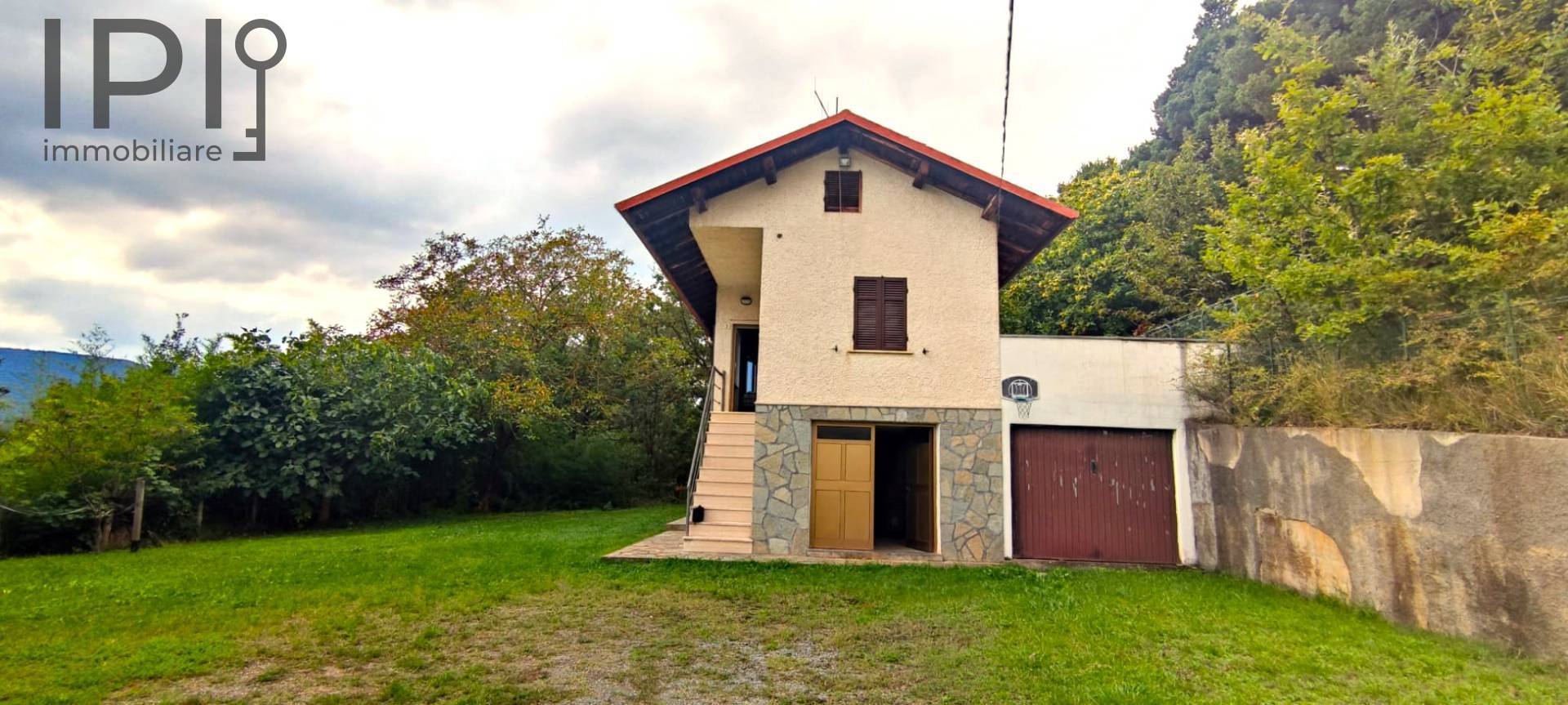 Villa / Villetta in vendita a Giusvalla