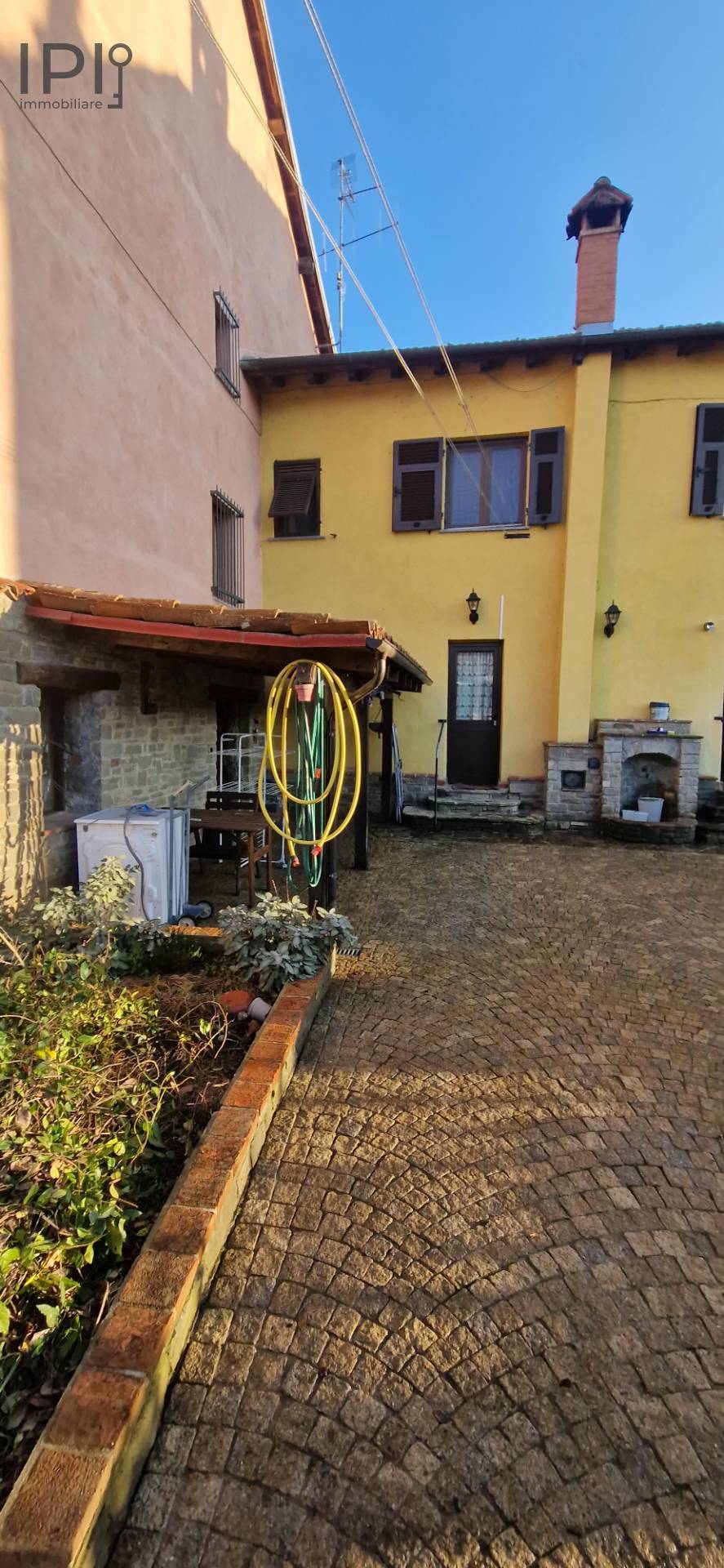 Casa - Semindipendente in vendita a Cairo Montenotte, Rocchetta