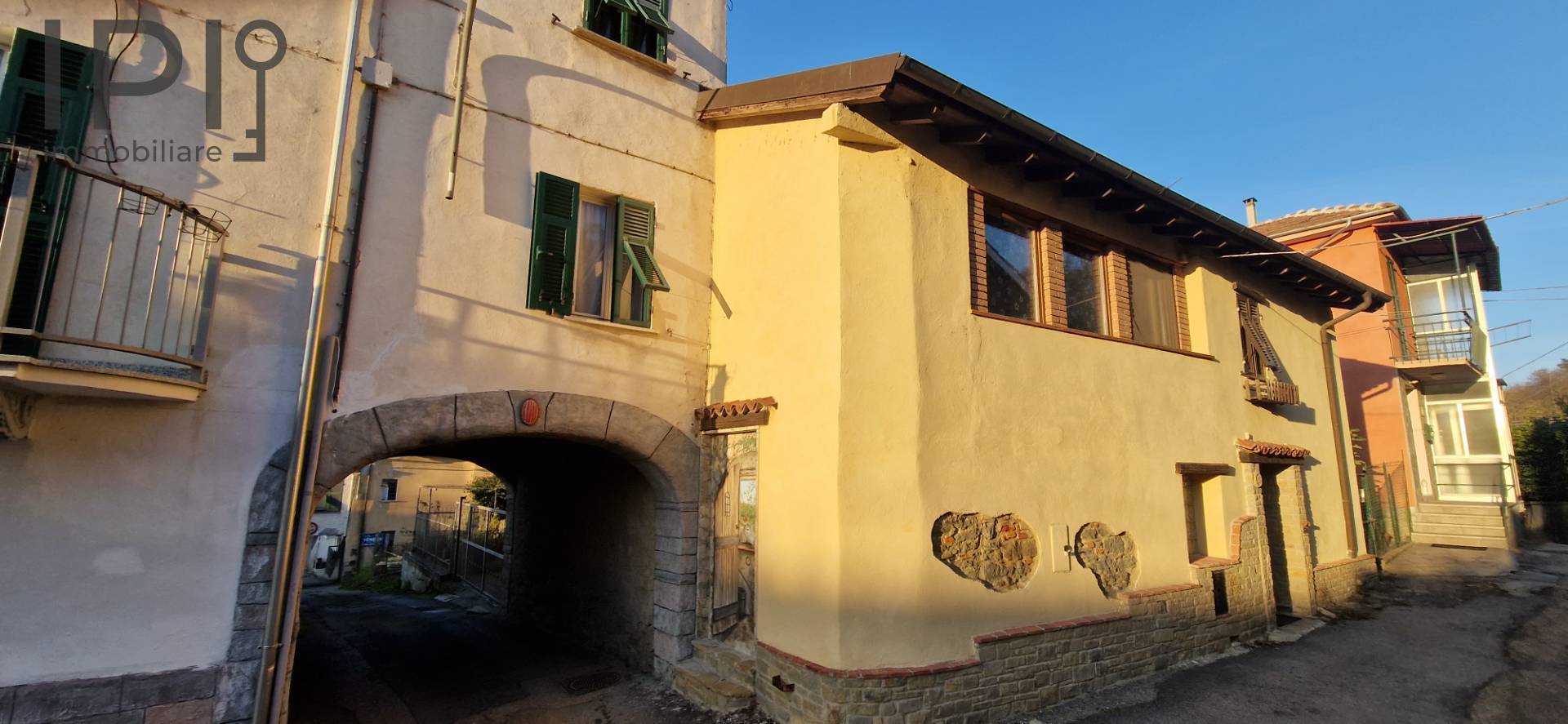 Casa - Semindipendente in vendita a Cairo Montenotte, Rocchetta