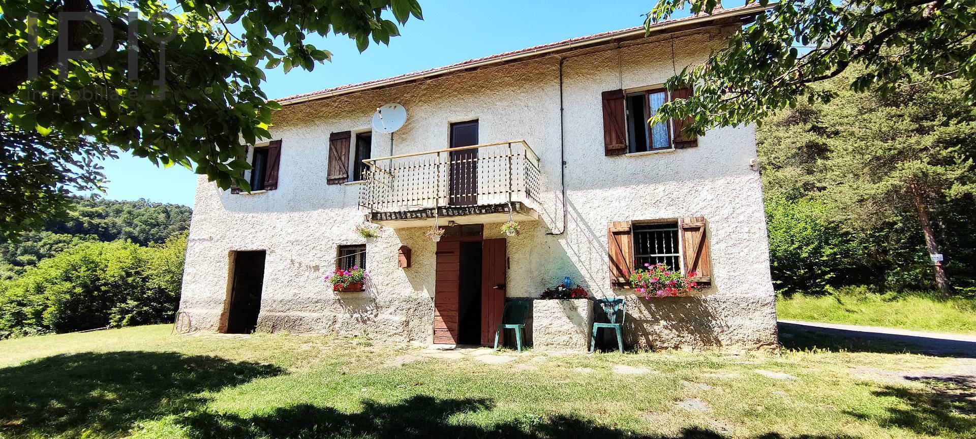 Cascinale / Podere in vendita a Dego