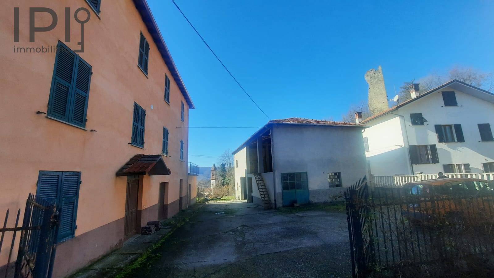 Cascinale / Podere - Semindipendente in vendita a Cengio, Rocchetta Cengio