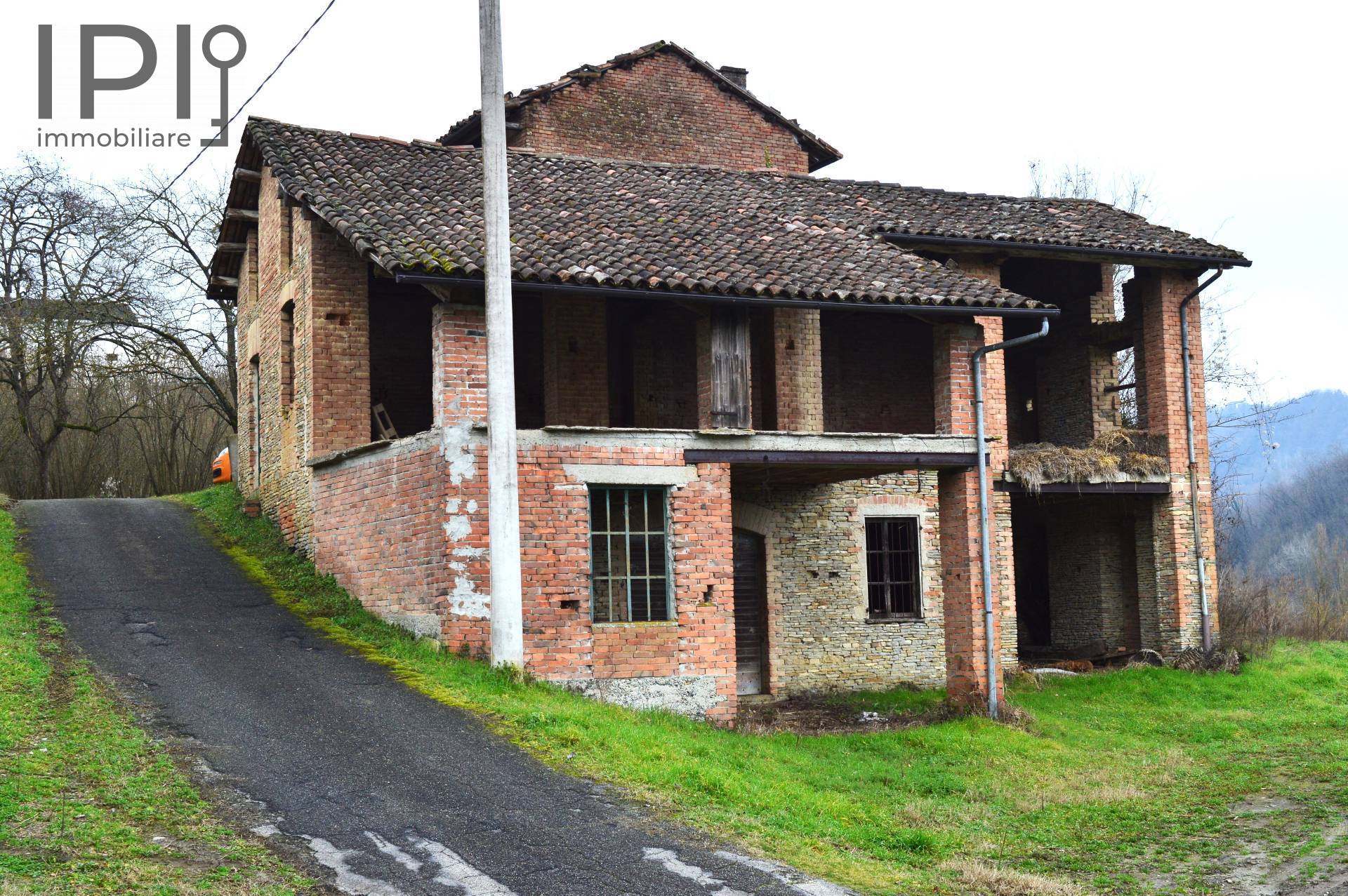 Casa Rustica in vendita a Cassinasco
