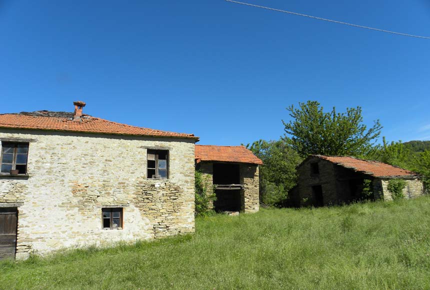 Casa Rustica - Semindipendente in vendita a Castelletto Uzzone