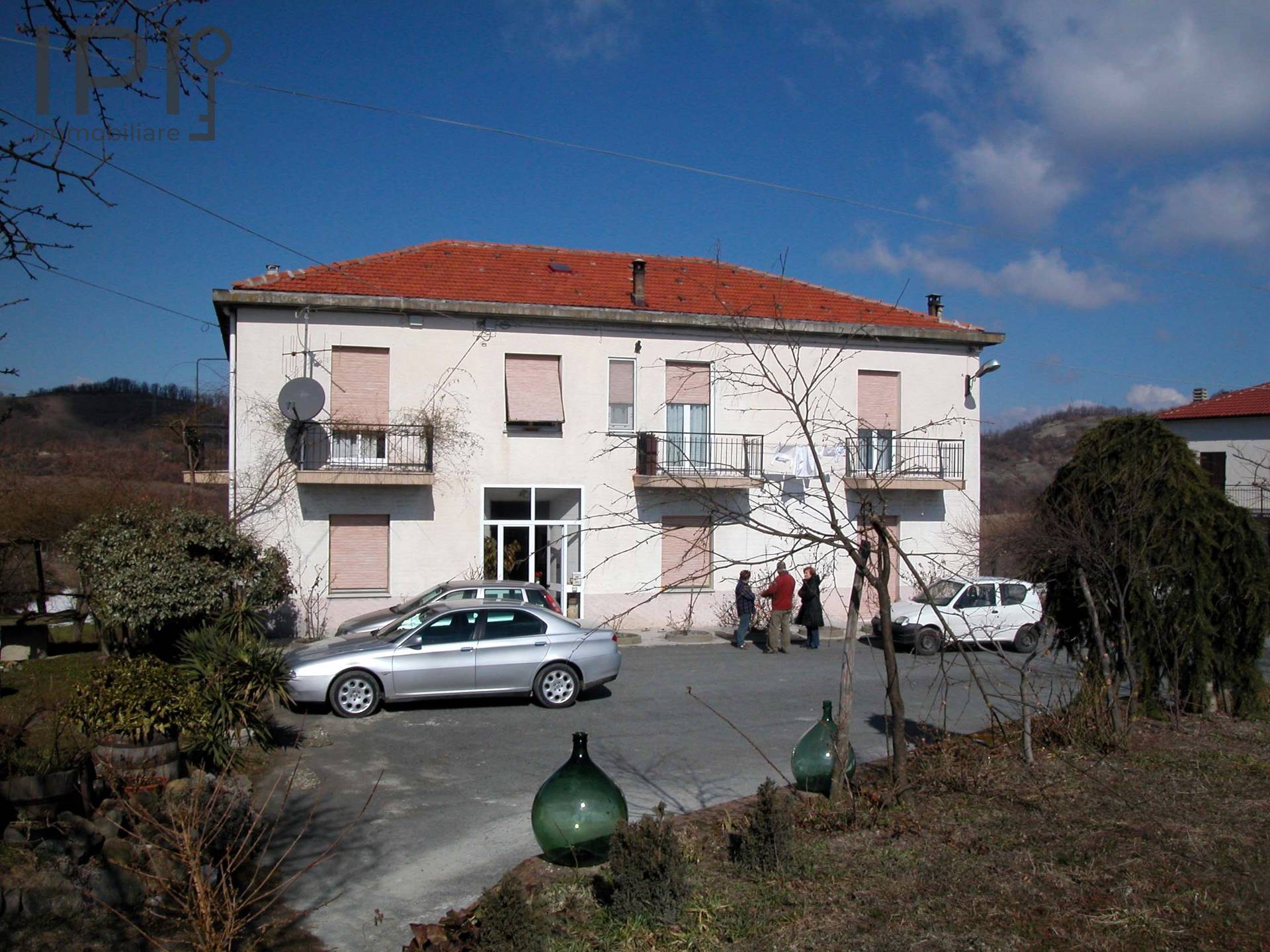 Cascinale / Podere in vendita a Pareto