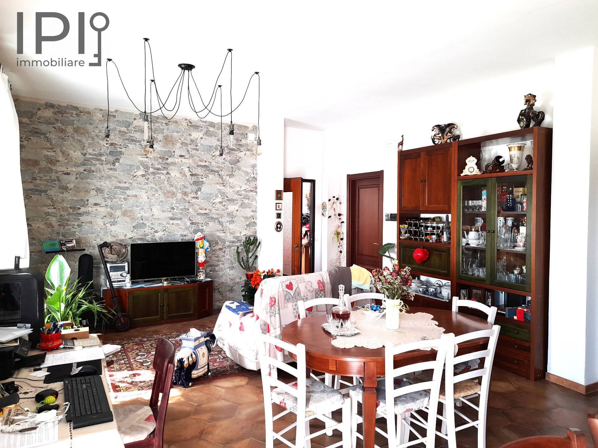 Cascinale / Podere in vendita a Pareto