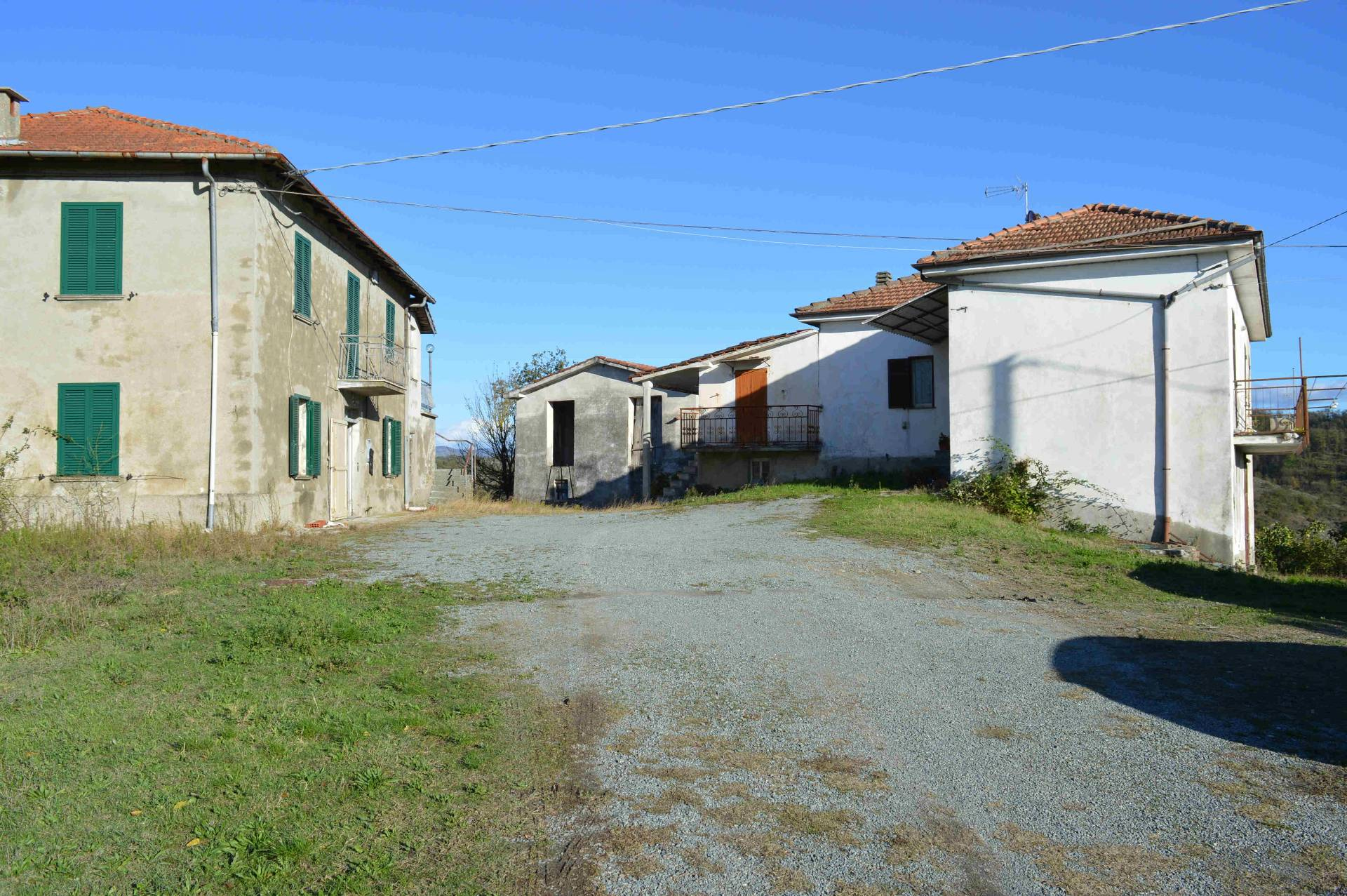 Cascinale / Podere in vendita a Pareto