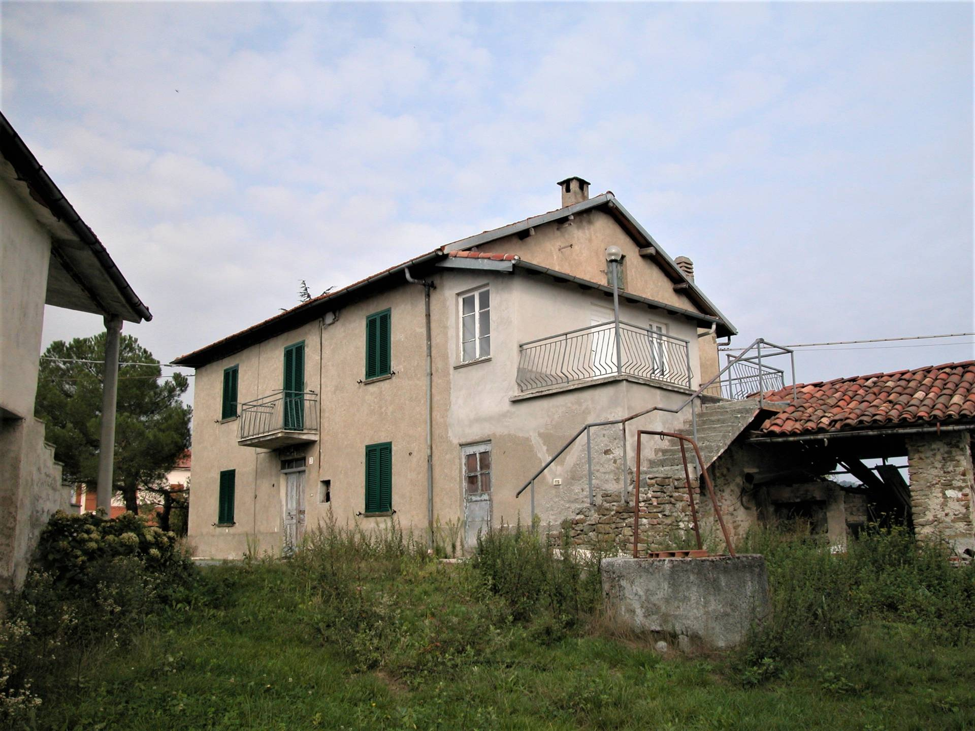 Cascinale / Podere in vendita a Pareto