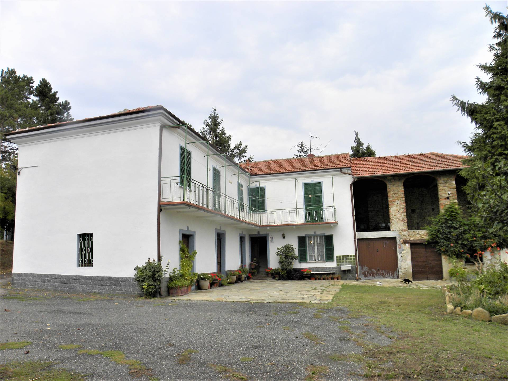 Cascinale / Podere in vendita a Denice