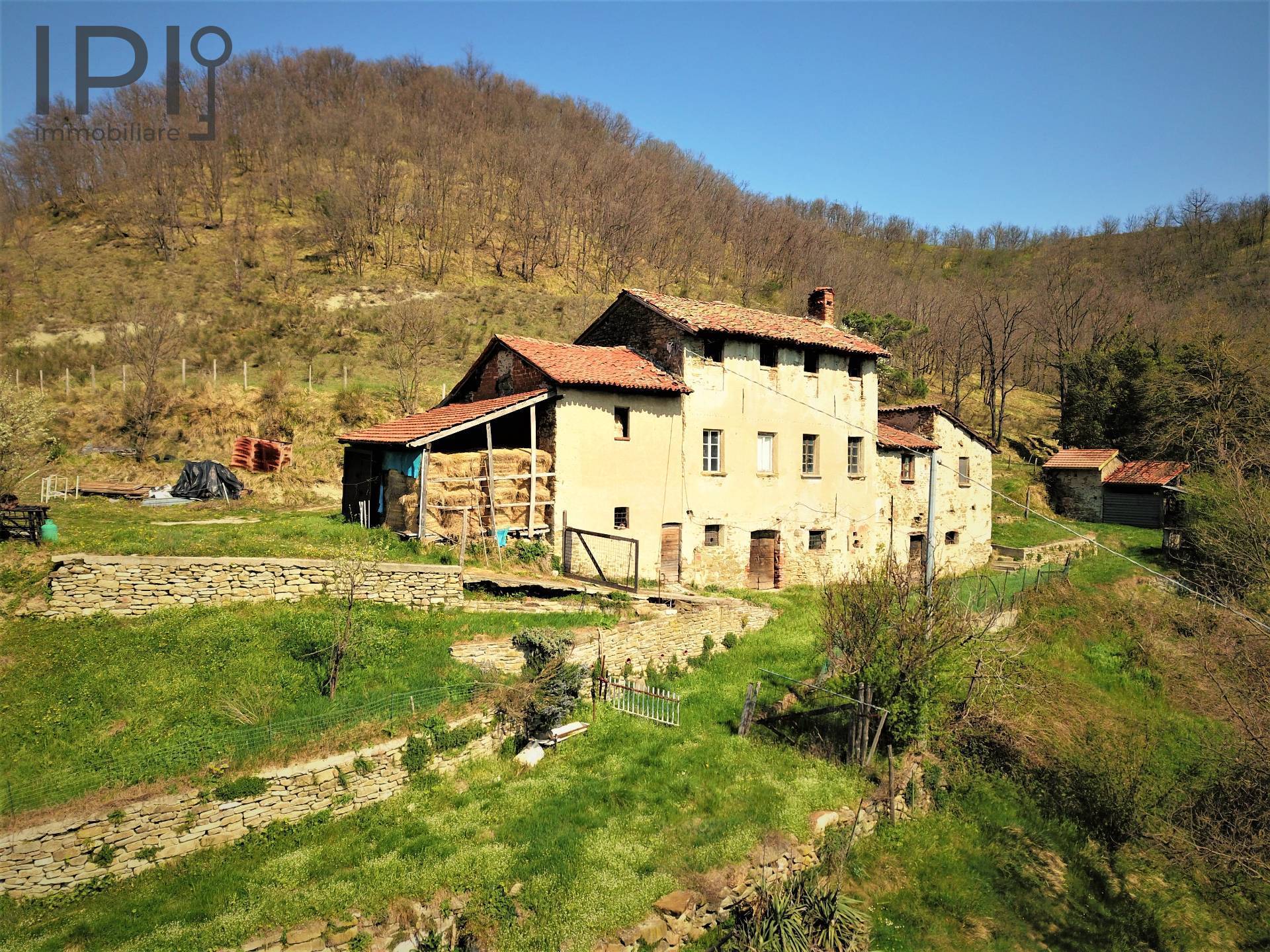 Cascinale / Podere in vendita a Cairo Montenotte