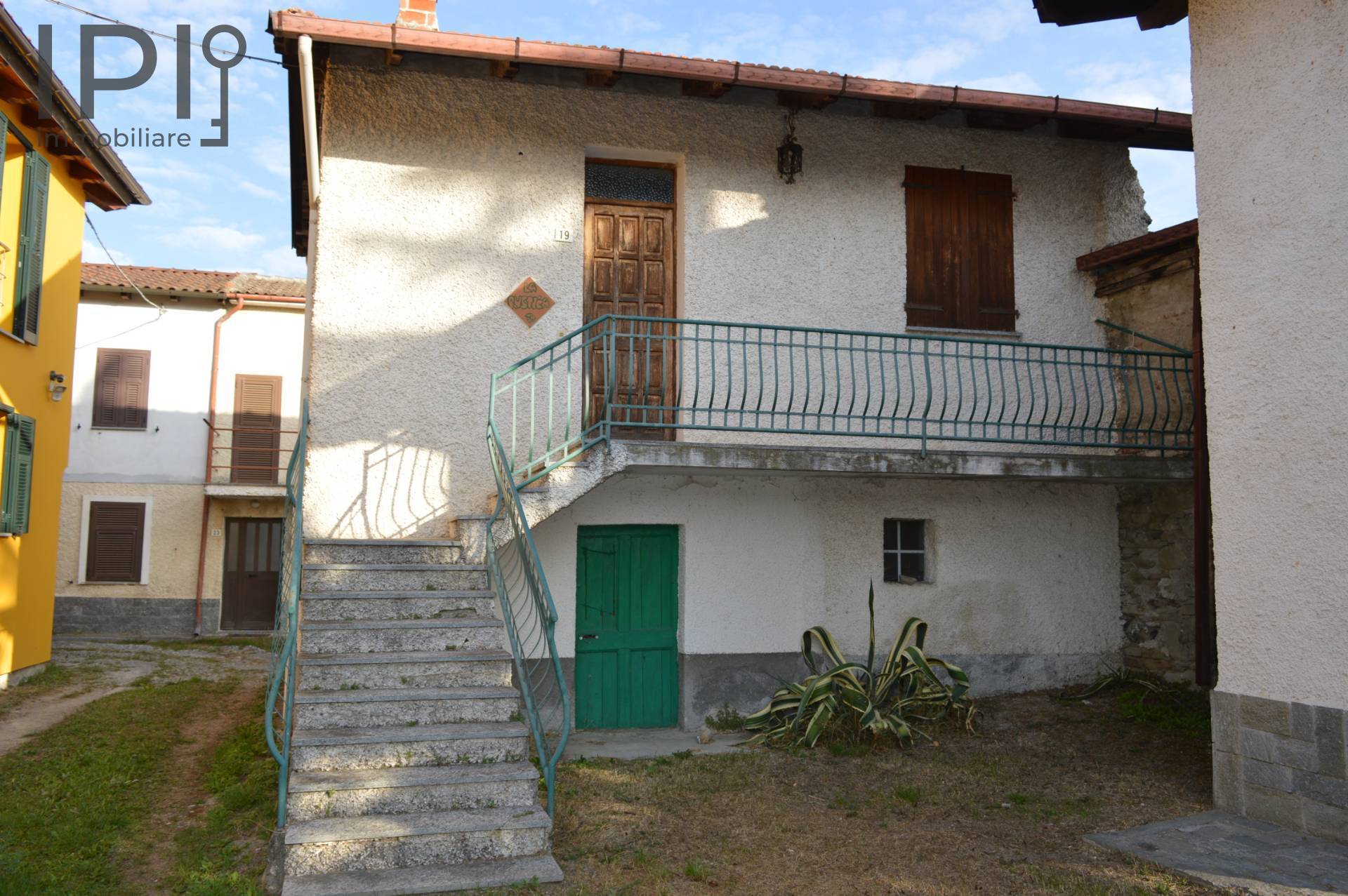 Casa in vendita a Piana Crixia, Villa