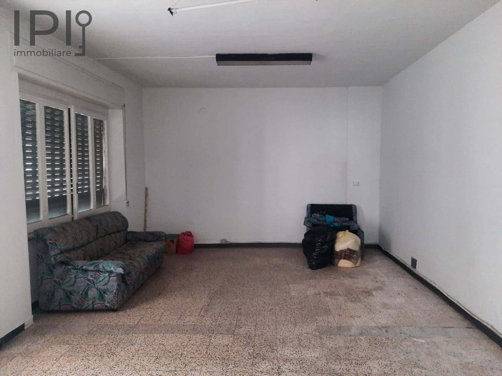 Locale Commerciale / Negozio in vendita a Dego