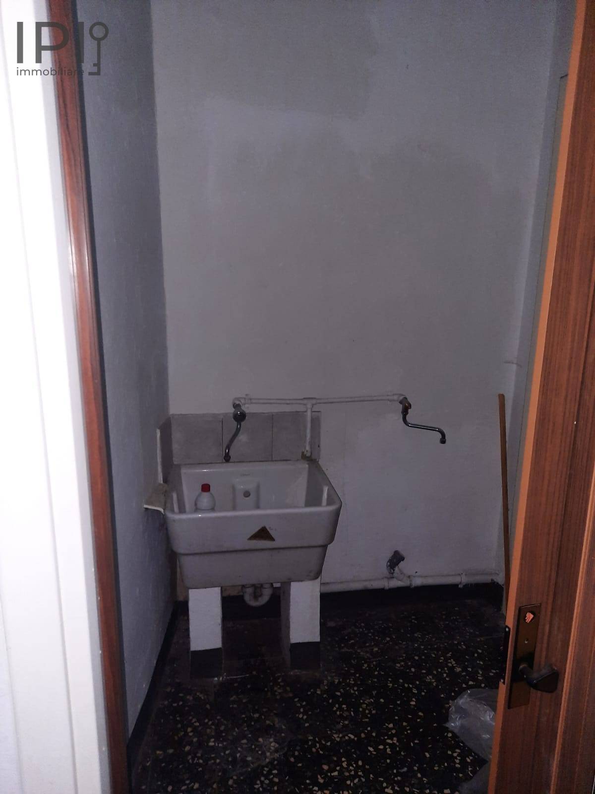 Locale Commerciale / Negozio in vendita a Dego