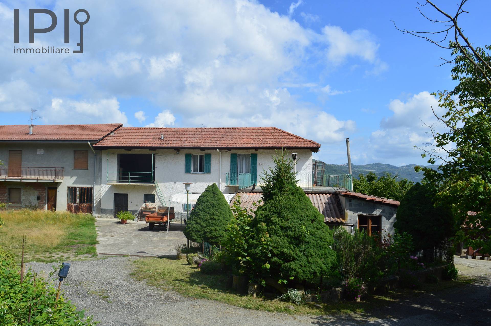 Cascinale / Podere - Semindipendente in vendita a Cortemilia