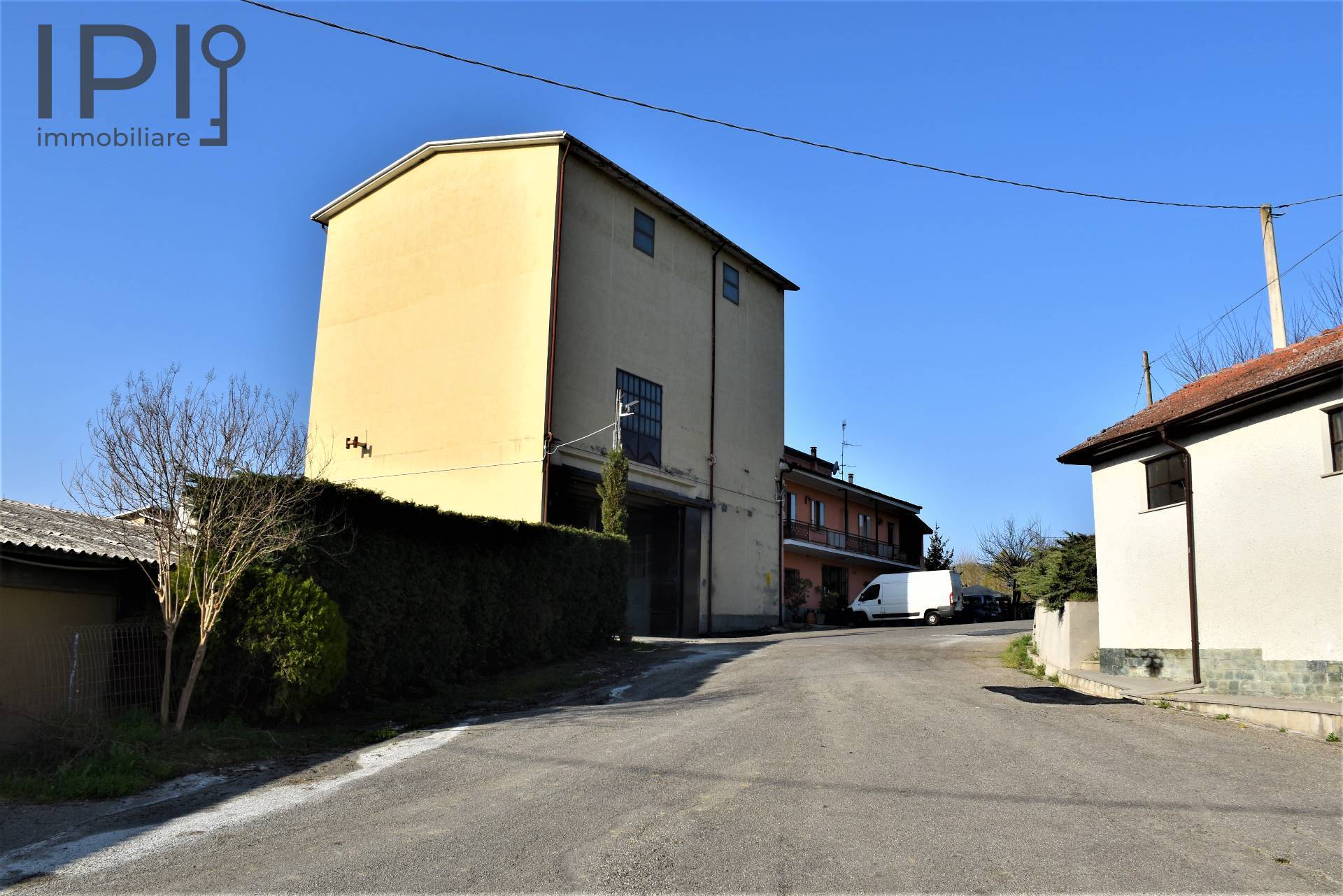 Capannone in vendita a Spigno Monferrato