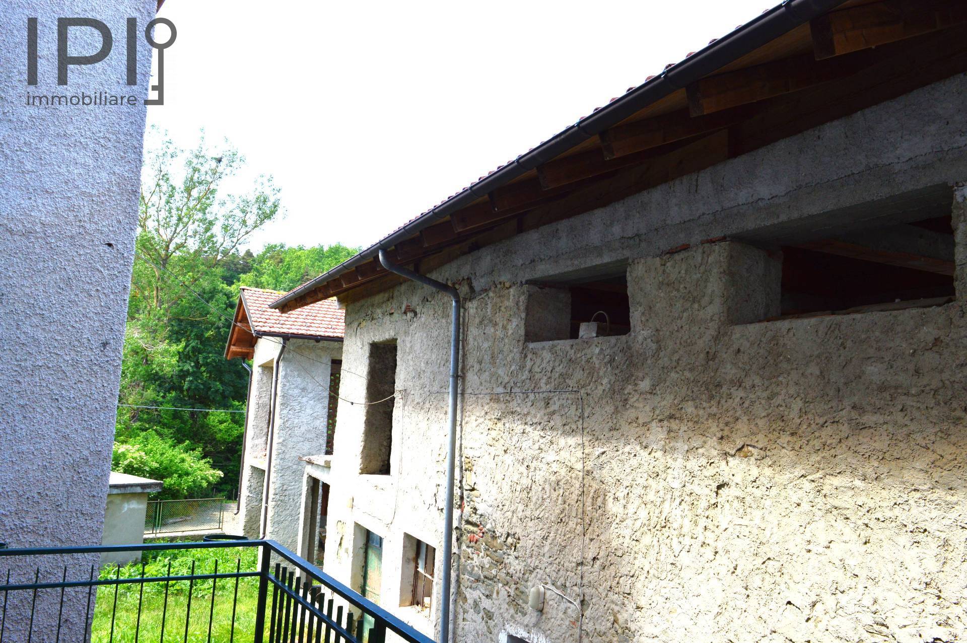 Casa in vendita a Mioglia, Dogli