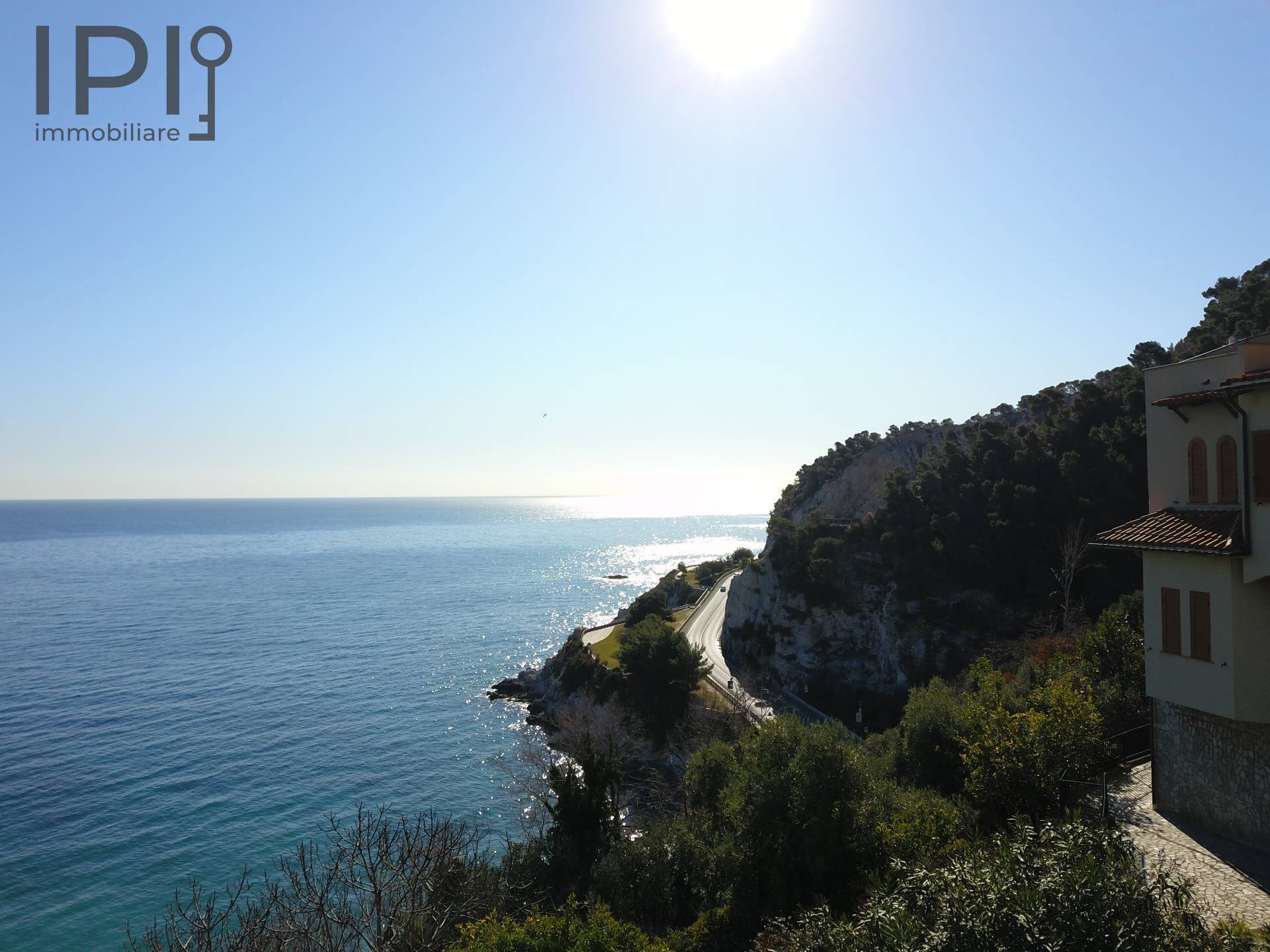 Villa / Villetta in vendita a Bergeggi