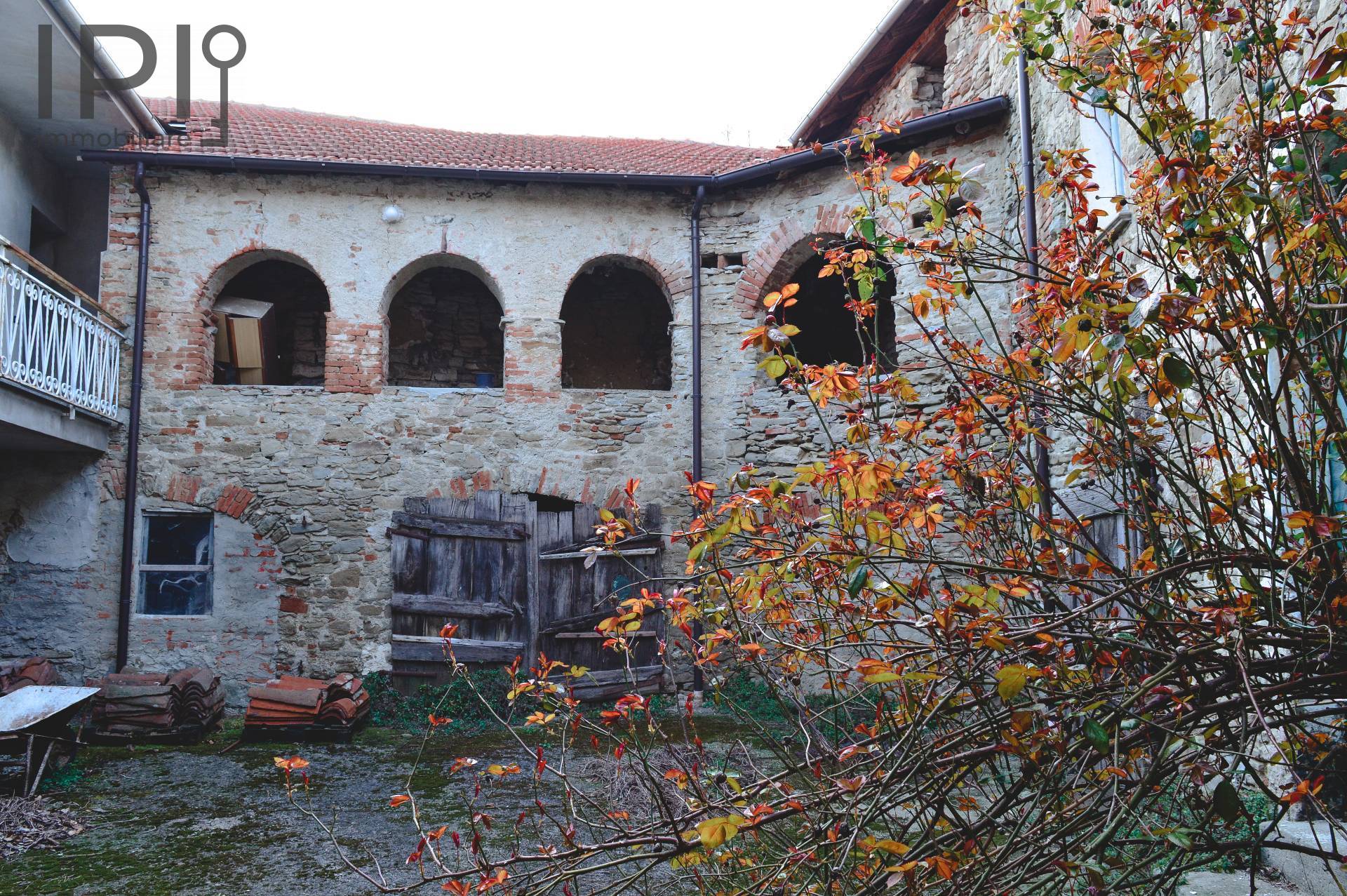Cascinale / Podere in vendita a Dego, Noceto