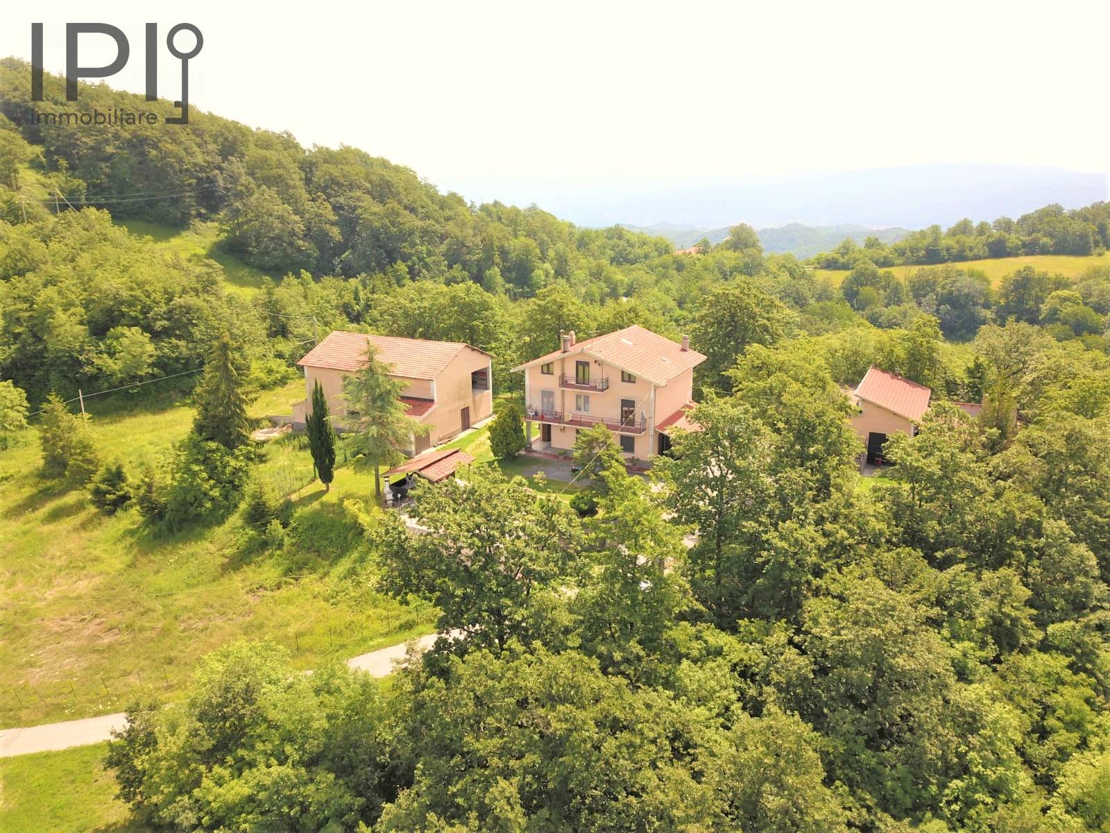 Villa Padronale in vendita a Cairo Montenotte, Monti