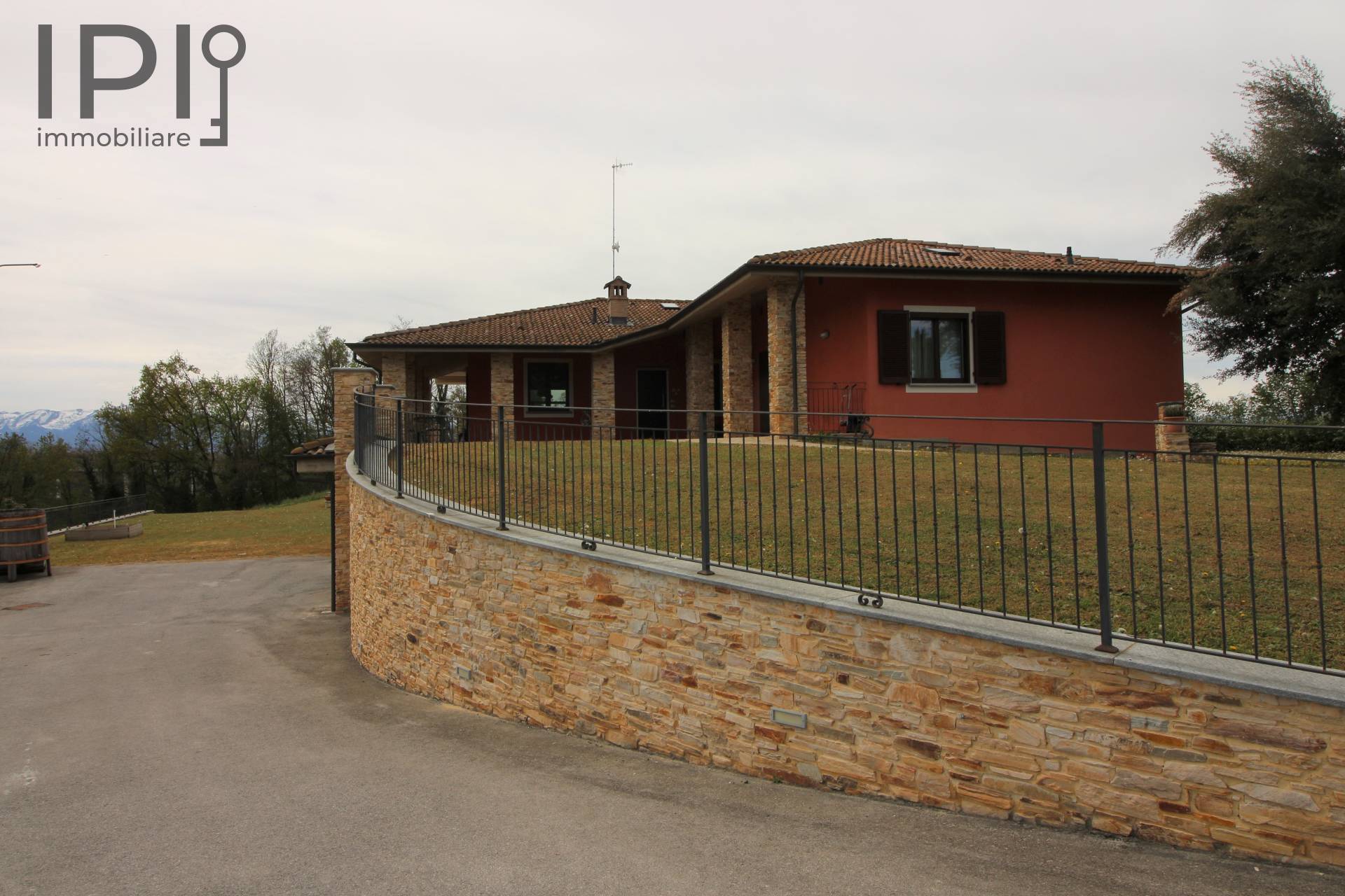 Villa / Villetta in vendita a Carr