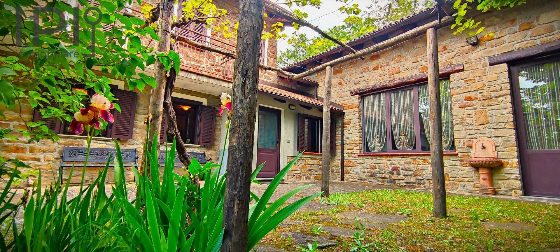 Villa / Villetta in vendita a Castelletto d'Erro