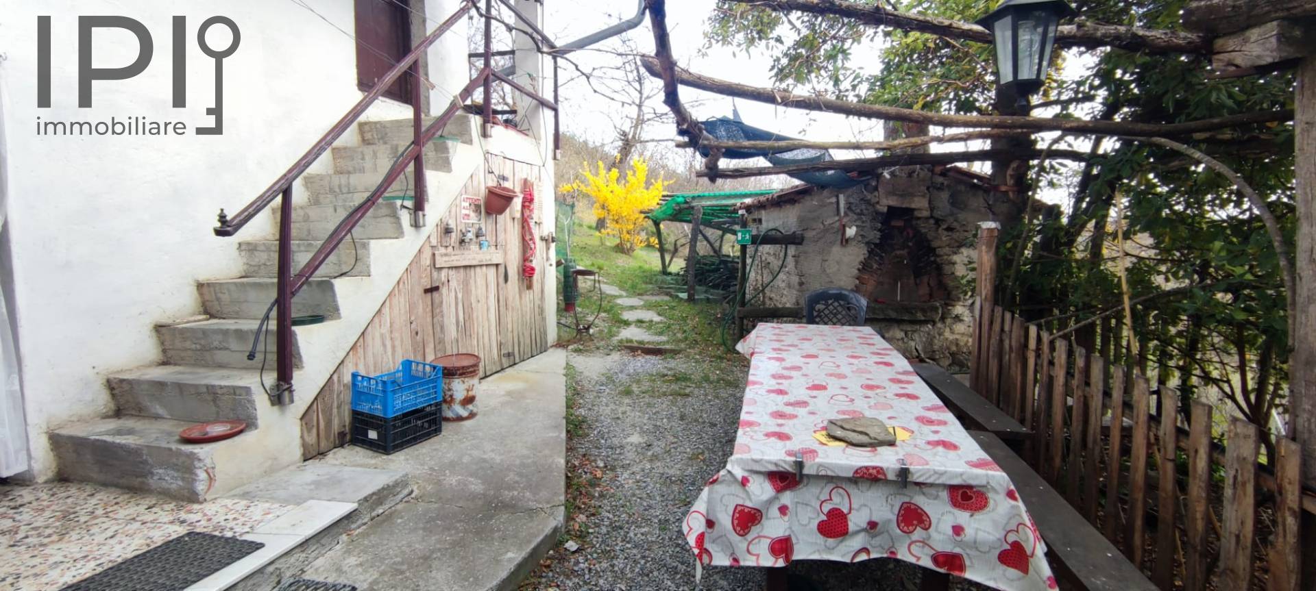 Casa Rustica in vendita a Dego, Bormiola