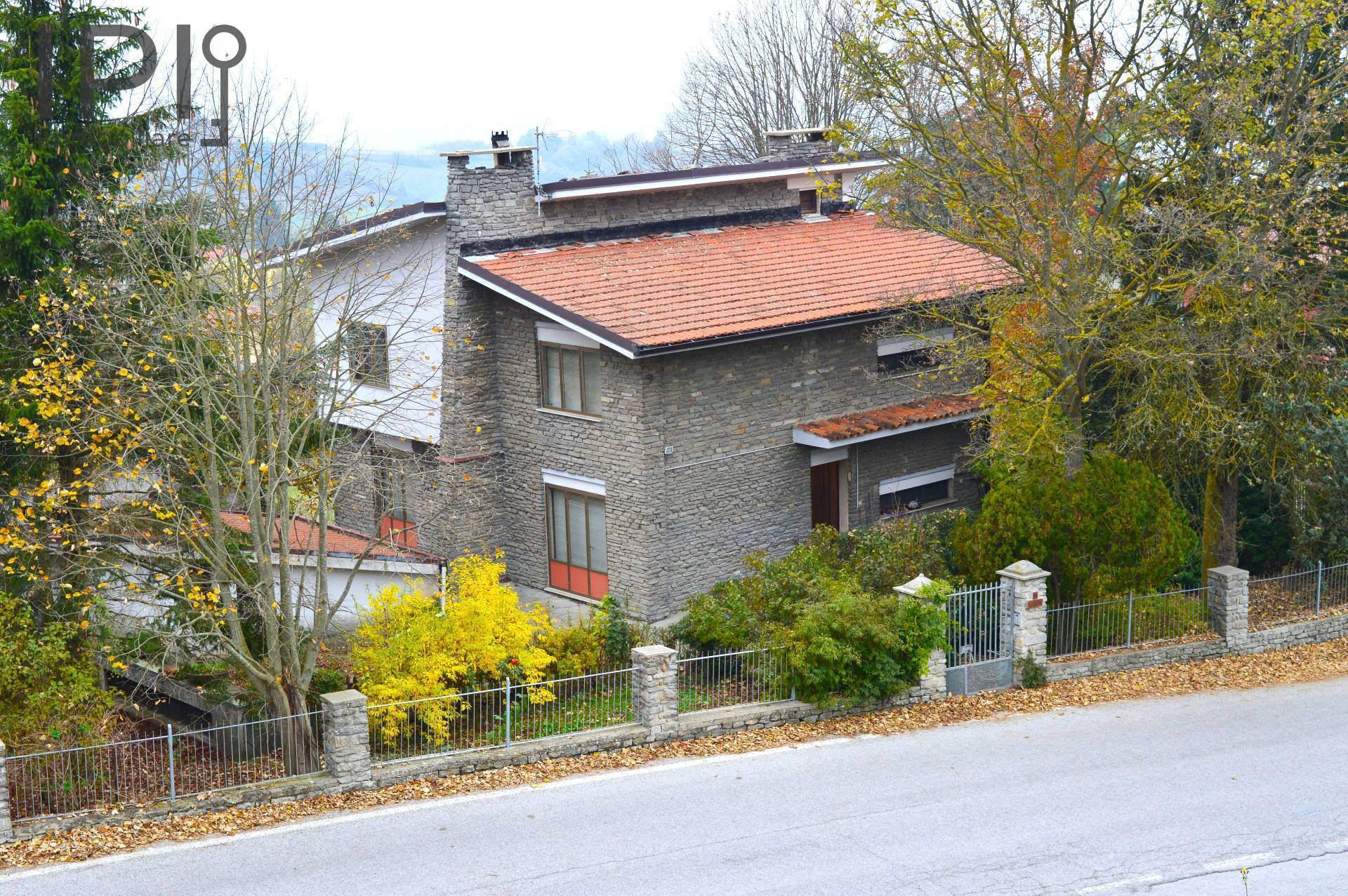 Villa / Villetta in vendita a Mombarcaro