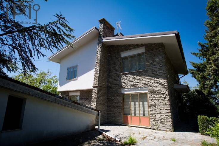 Villa / Villetta in vendita a Mombarcaro