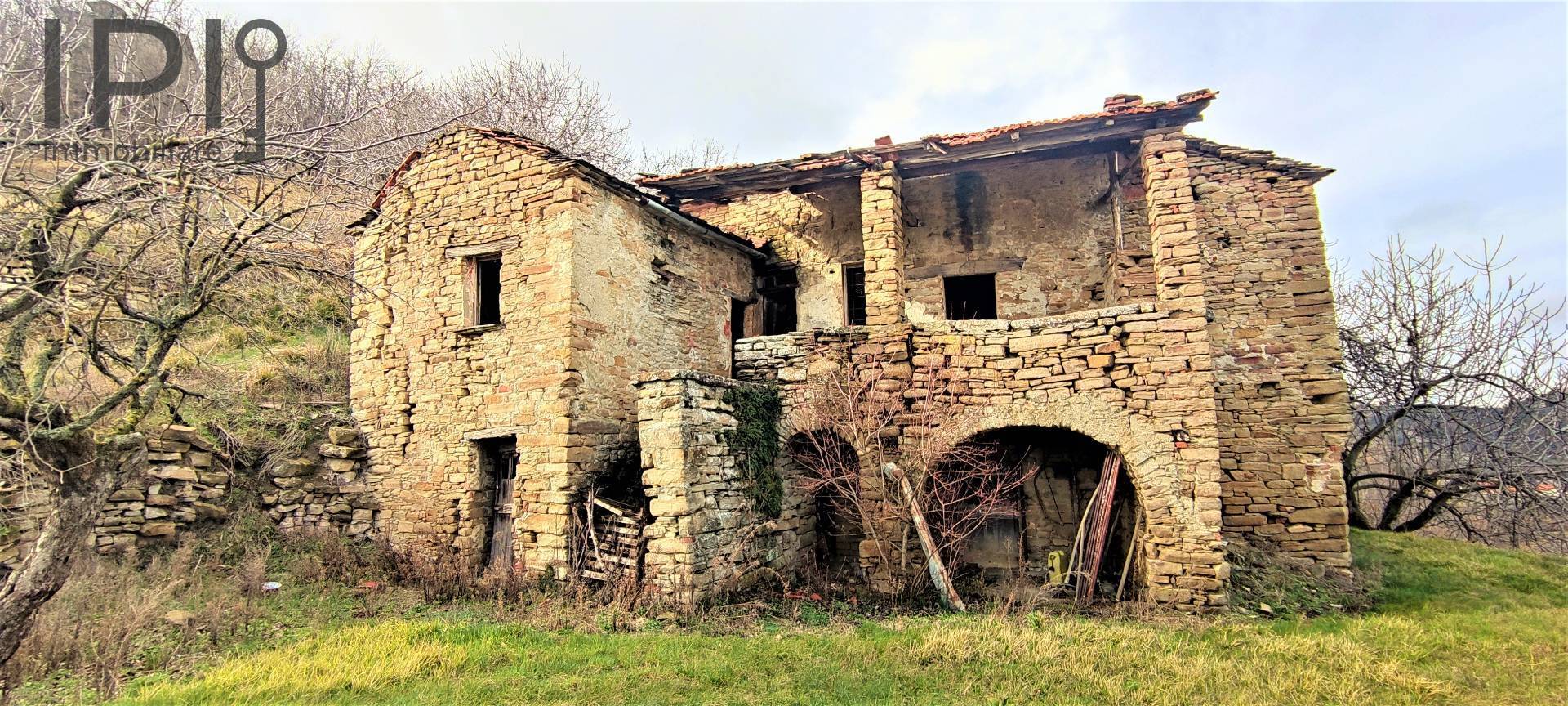 Casa Rustica in vendita a Montechiaro d'Acqui, Gaggioni