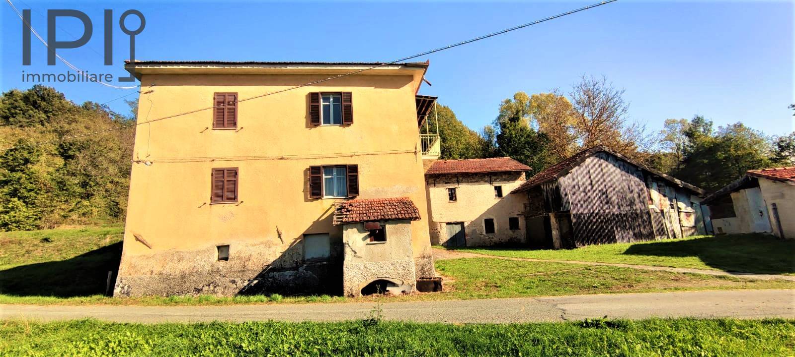 Casa in vendita a Giusvalla