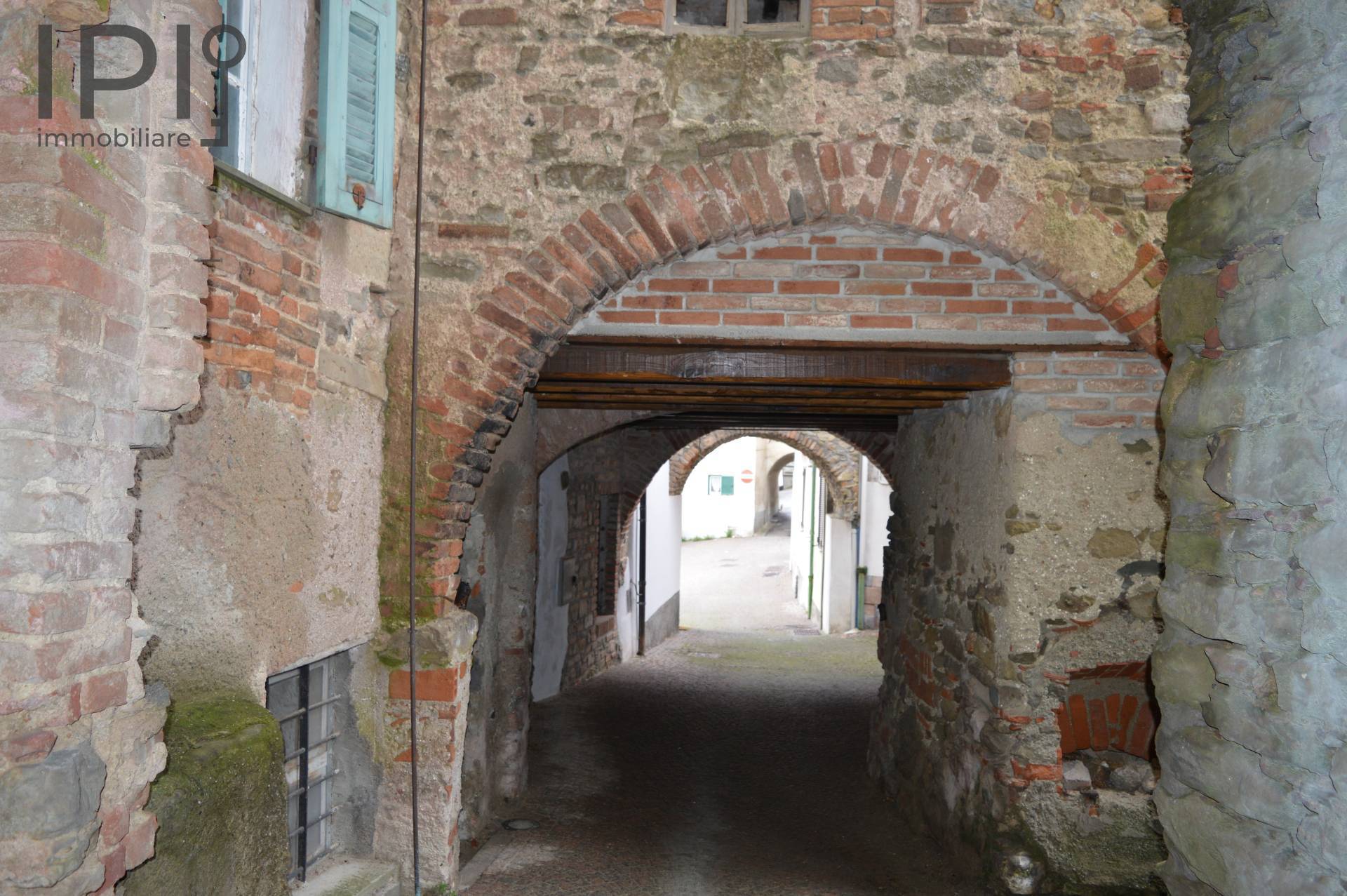 Casa - Semindipendente in vendita a Roccavignale, Strada