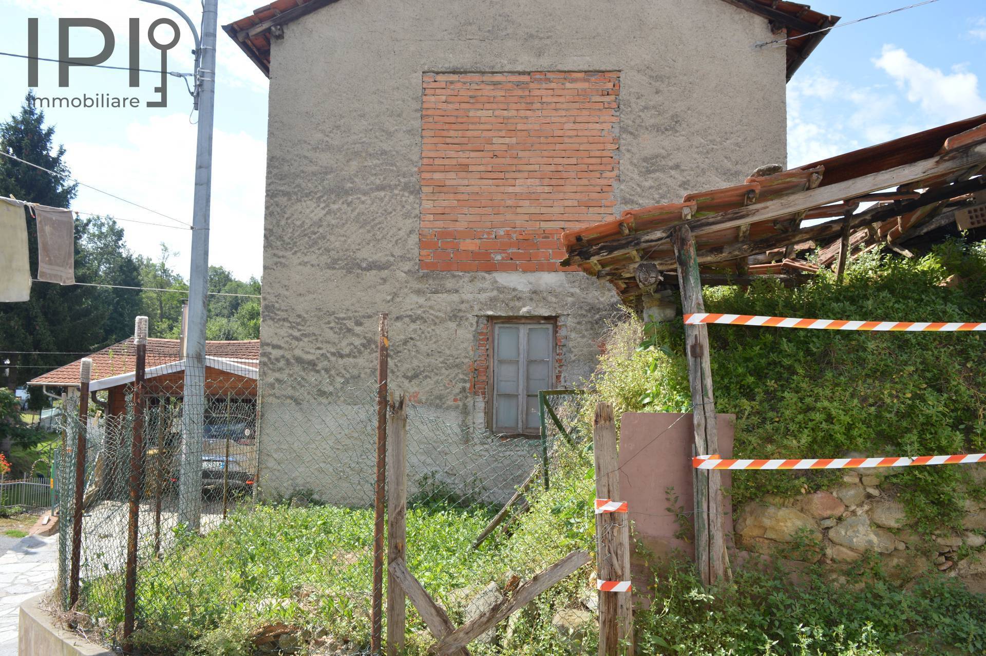 Casa - Semindipendente in vendita a Dego, Piano