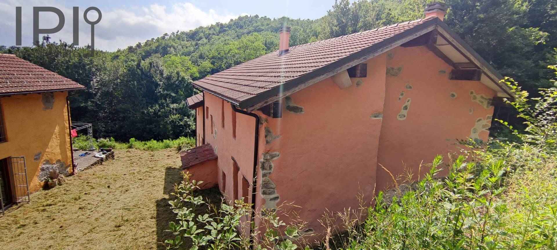 Cascinale / Podere in vendita a Cairo Montenotte, Bragno