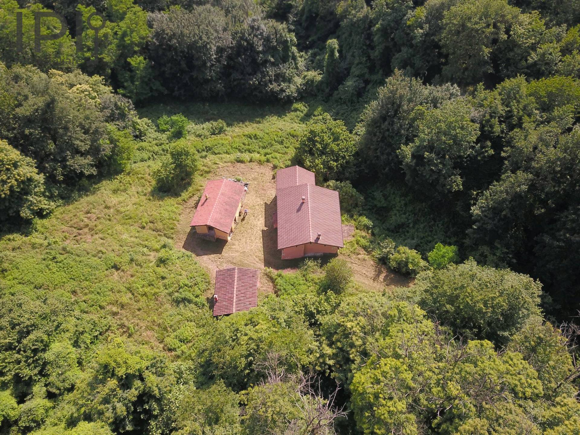 Cascinale / Podere in vendita a Cairo Montenotte, Bragno
