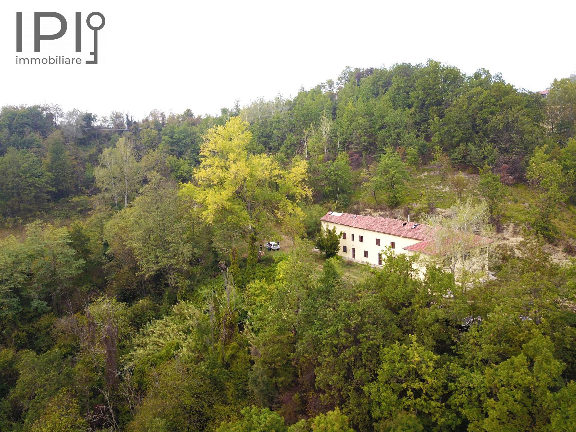 Cascinale / Podere in vendita a Loazzolo