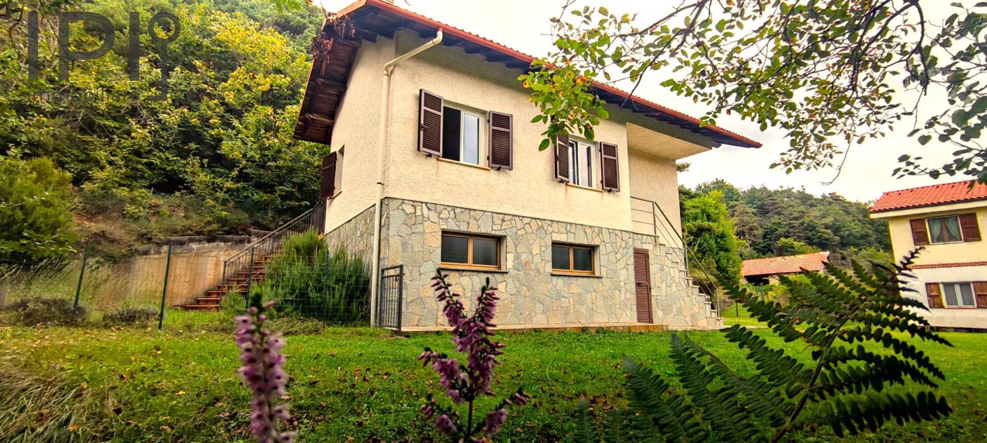 Villa / Villetta in vendita a Giusvalla